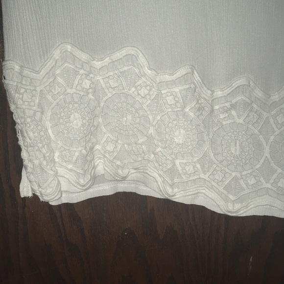 White Tank - Picture 2 of 4